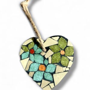 coeur à suspendre mosaique faite sur ardoise